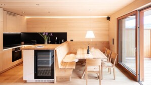 Kaffetrakter/tekoker, kjøleskap, ovn og oppvaskmaskin