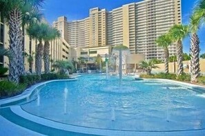 A heated pool - Oceanfront | Free Beach Chairs | Family Friendly (Panama City Beach)