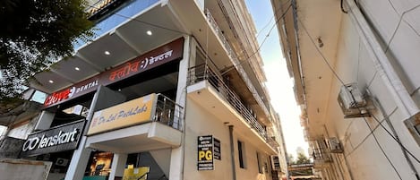 Fachada de la propiedad