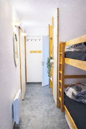 1 bedroom, iron/ironing board