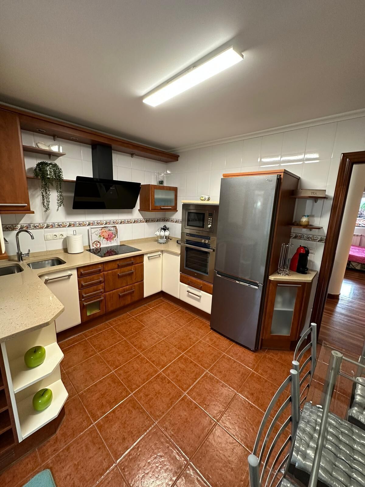 Refrigerador, microondas, horno, placa de cocina