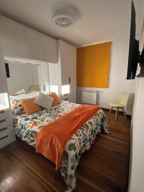 2 bedrooms, iron/ironing board, travel cot, free WiFi