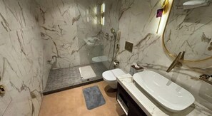 Premium Double Room | Bathroom