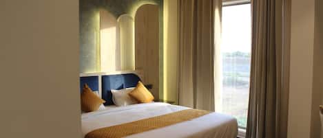 In-room safe, free WiFi