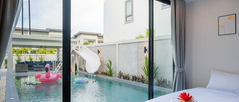 7 bedrooms, WiFi, bed sheets