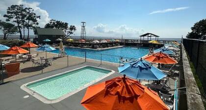 Sunset View-Dog Friendly with Pool/Tennis!