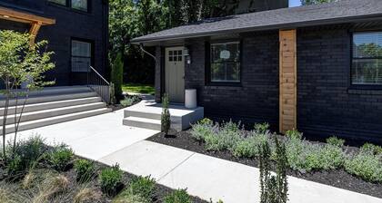 The Nomad by AvantStay – Modern Comfort Near Downtown