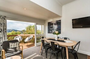 Dining - Luxury Home, Modern Living (Dunedin)