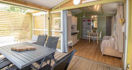 Chalet 'Tout Confort 4min Plage' with Shared Pool, Private Terrace and Air Conditioning