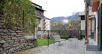 Ferienwohnung 'La Casetta Chiesa Valmalenco' mit Bergblick, privater Terrasse und Wi-Fi