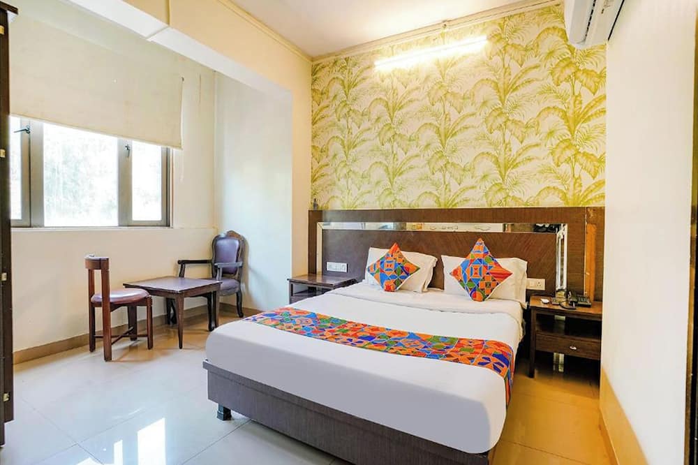 Hotel Gargi Deluxe