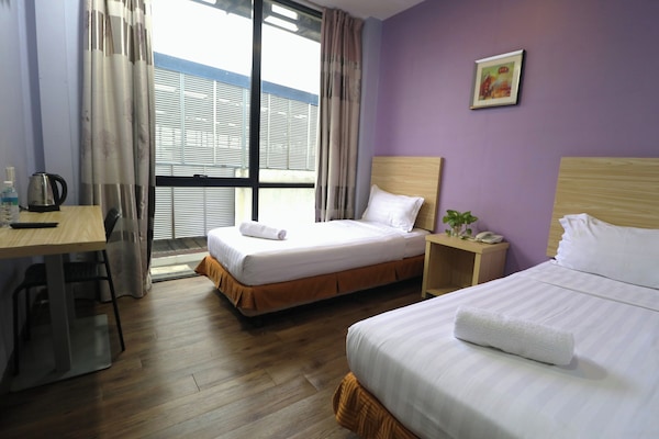 Phòng 2 giường đơn Deluxe | 1 phòng ngủ, truy cập Internet không dây miễn phí, bộ trải giường
