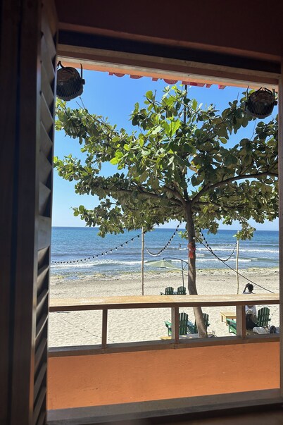 Monaliza Surf Resort