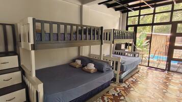 Standard Room | Desk, free WiFi, bed sheets