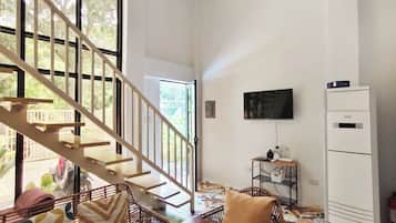 Standard Room | Living area
