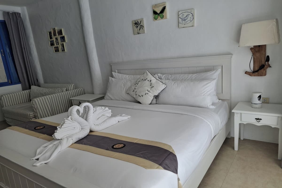 Deva Casa by the Moon | 1 bedroom, desk, WiFi (free), bed sheets