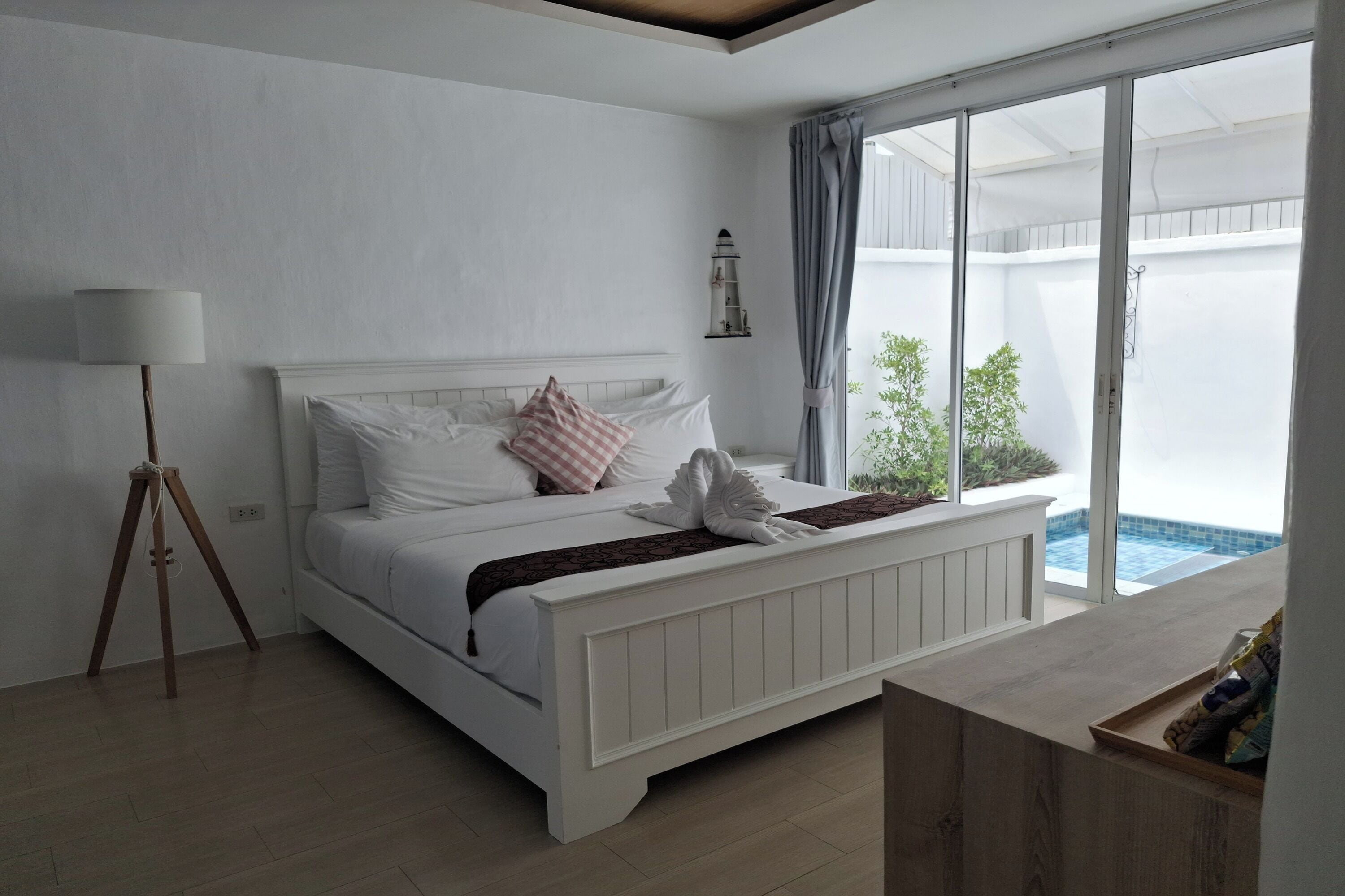 1 bedroom, desk, free WiFi, bed sheets