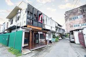 Front of property - Ashi Poshtel (Chiang Mai)