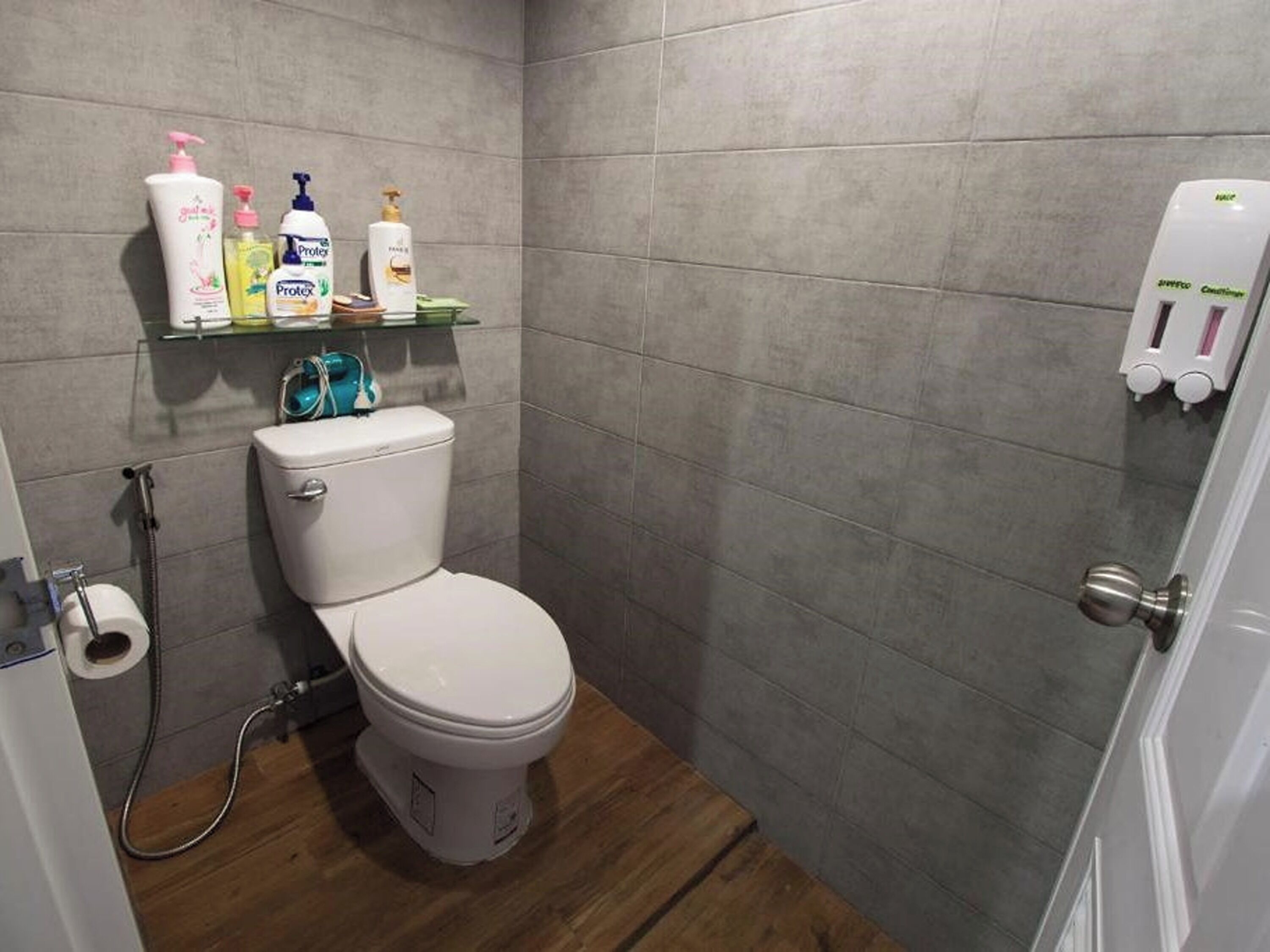 Photo - Ashi Poshtel