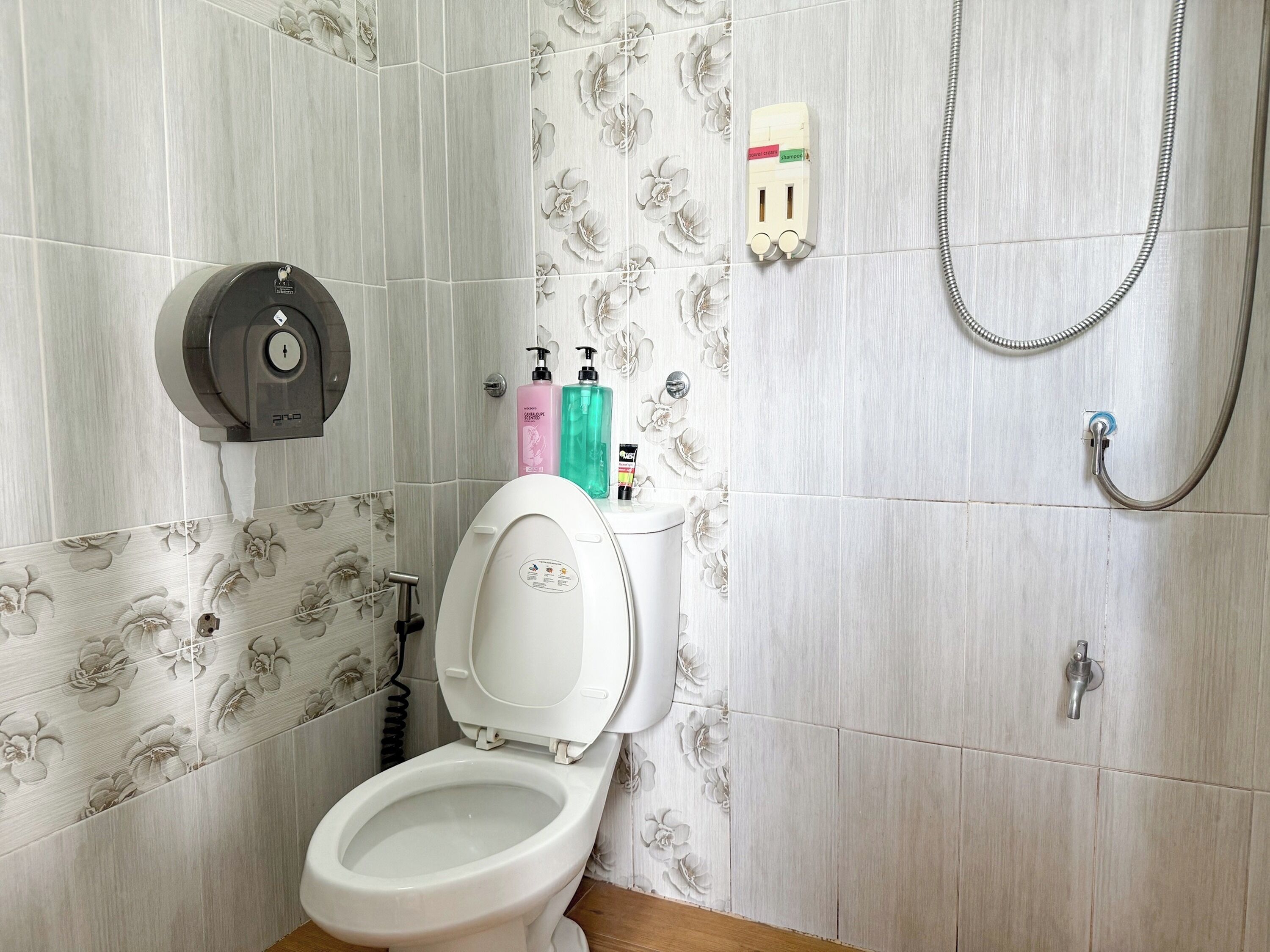 Photo - Ashi Poshtel