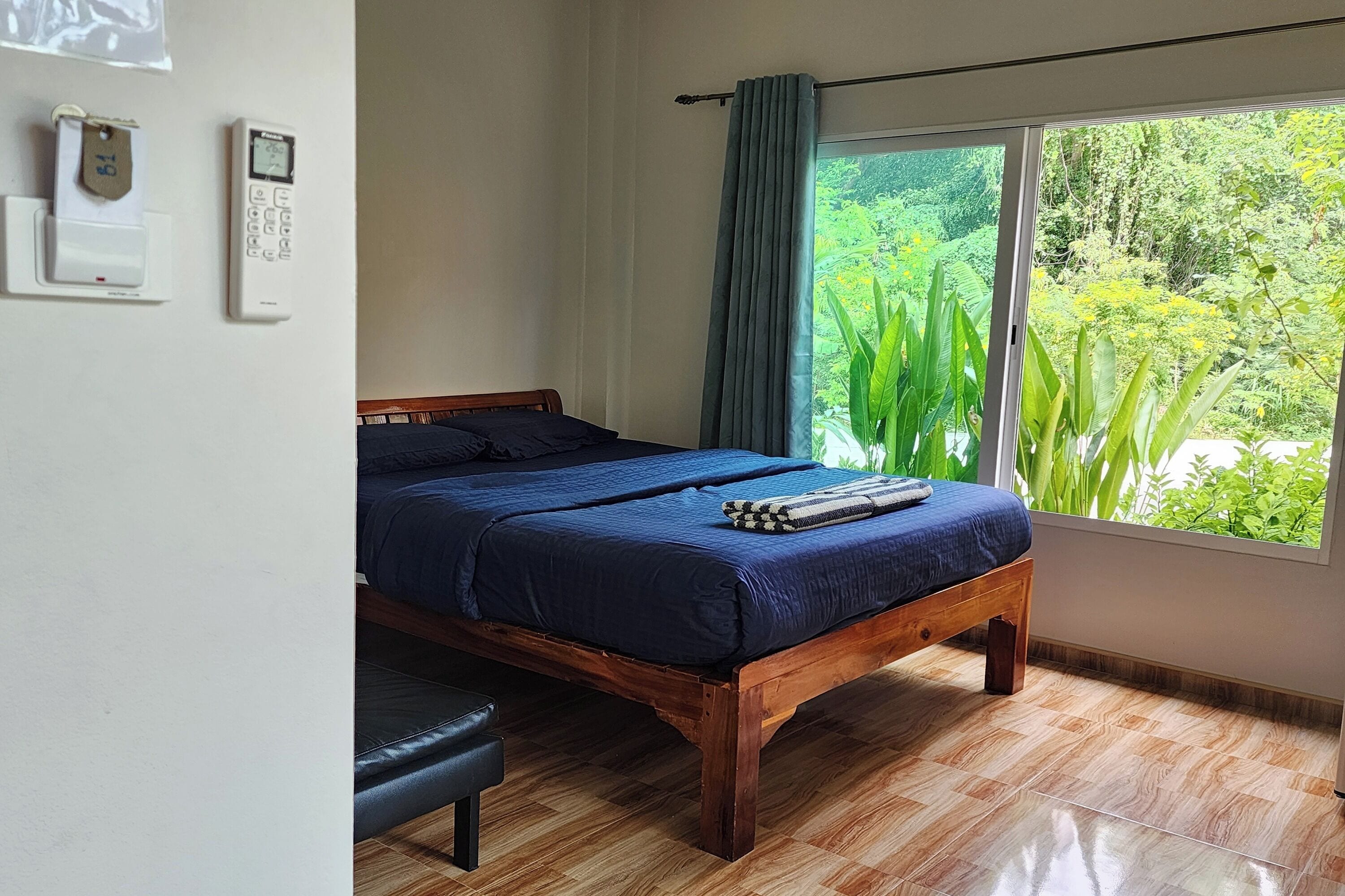 Quarto casal standard | Wi-Fi de cortesia, roupa de cama