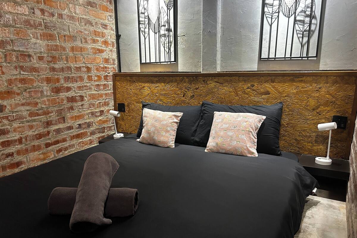 Superior Room | Desk, iron/ironing board, free WiFi, bed sheets