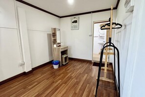 Family Room | Rollaway beds, bed sheets - Good Sleep Guest House (Chiang Mai)