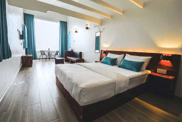 Minibar, bureau, fer et planche à repasser, Wi-Fi gratuit