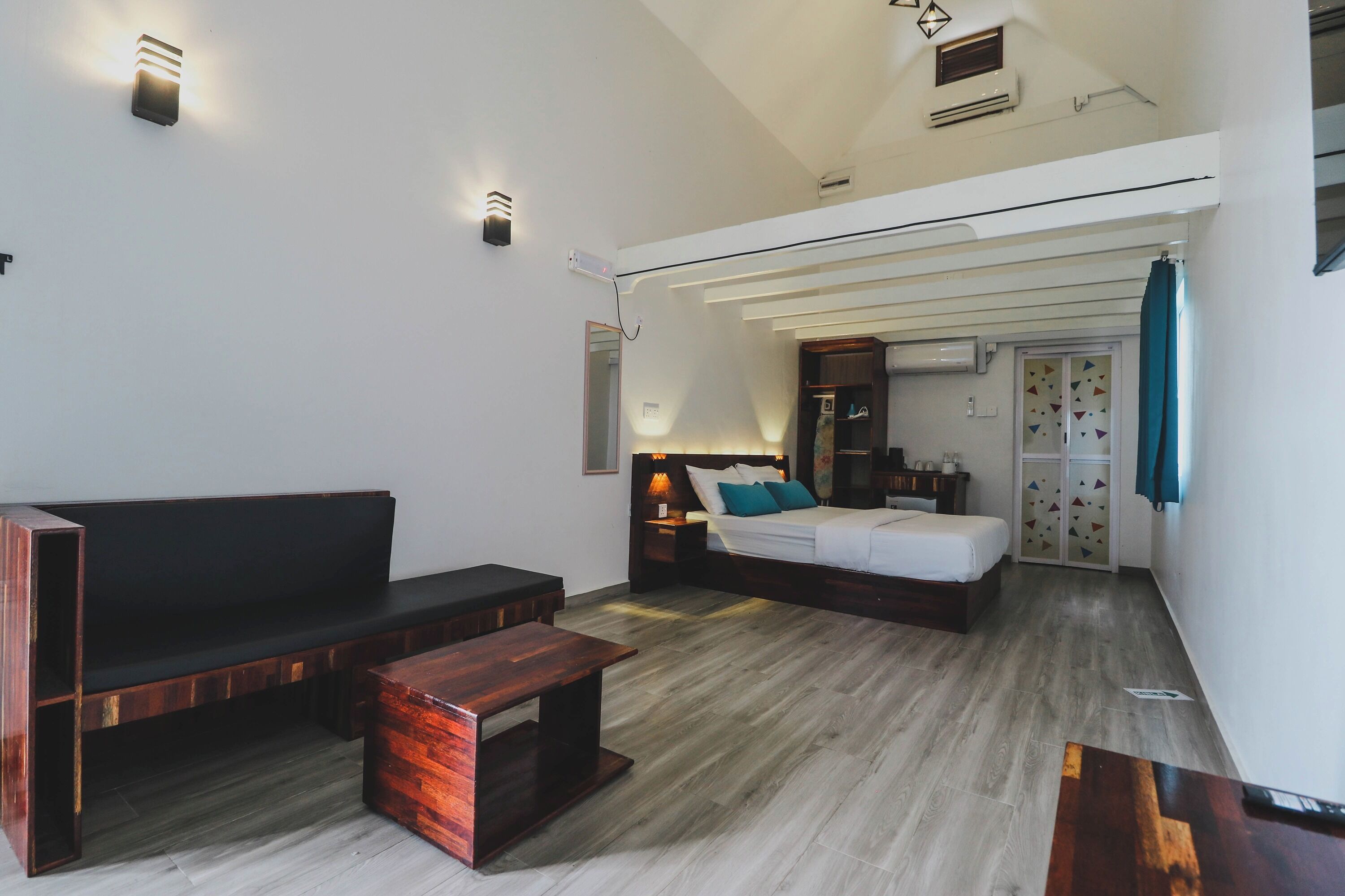 Minibar, desk, iron/ironing board, free WiFi