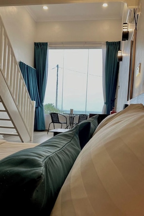 Minibar, bureau, fer et planche à repasser, Wi-Fi gratuit