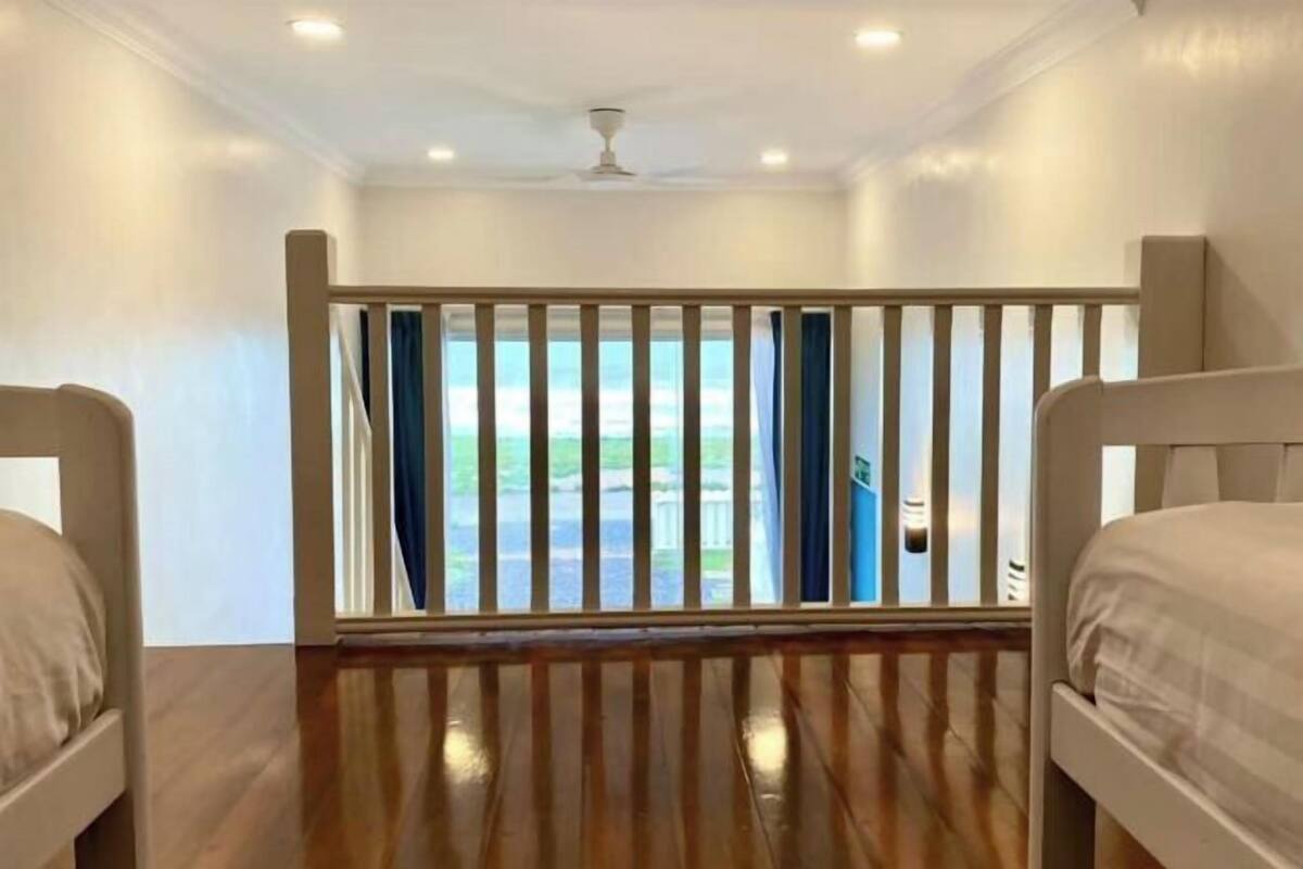 1 bedroom, minibar, desk, iron/ironing board