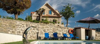 Vakantiehuis 'Quinta Do Bairro' met Uitzicht op de Bergen, WiFi en Airconditioning