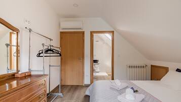 6 bedrooms, free WiFi, bed sheets