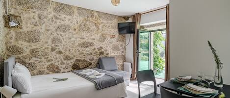 1 quarto, Wi-Fi de cortesia, roupa de cama