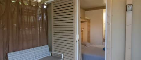 2 bedrooms, bed sheets