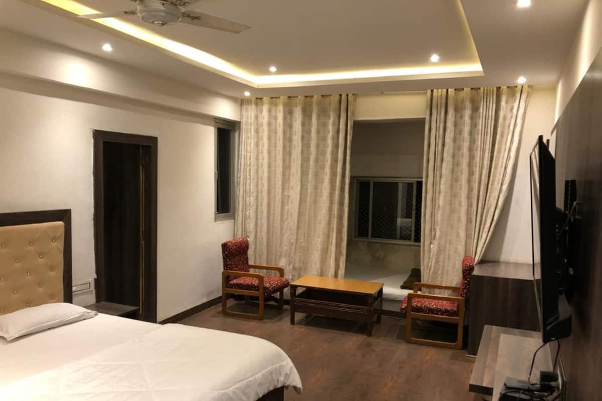 Deluxe Double Room, City View