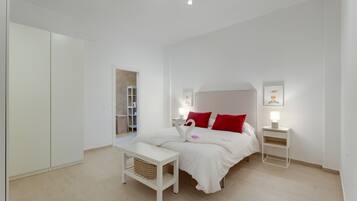 2 slaapkamers, een strijkplank/strijkijzer, gratis wifi, beddengoed