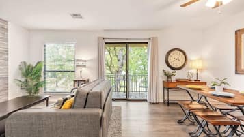 TV, fireplace, offices