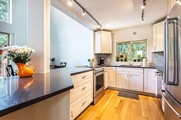 Fridge, microwave, oven, dishwasher