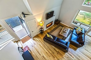 TV, fireplace, offices