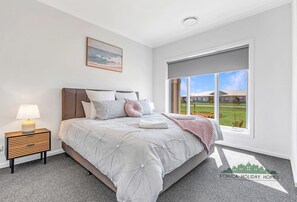 5 Schlafzimmer, Bügeleisen/Bügelbrett, Reisekinderbett, WLAN