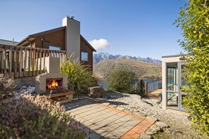 Terrace/patio - Mountain and lake views and wood burner inside. (Queenstown)