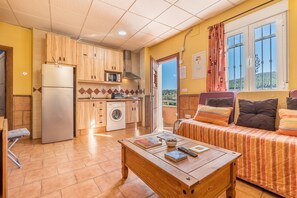 Interior - Apartment 'Tizná' with Mountain View, Shared Terrace and Wi-Fi (Jérez del Maquesado)
