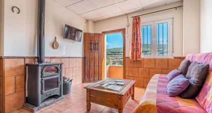 Apartamento 'Barranco' con vistas a la montaña, terraza compartida y Wi-Fi