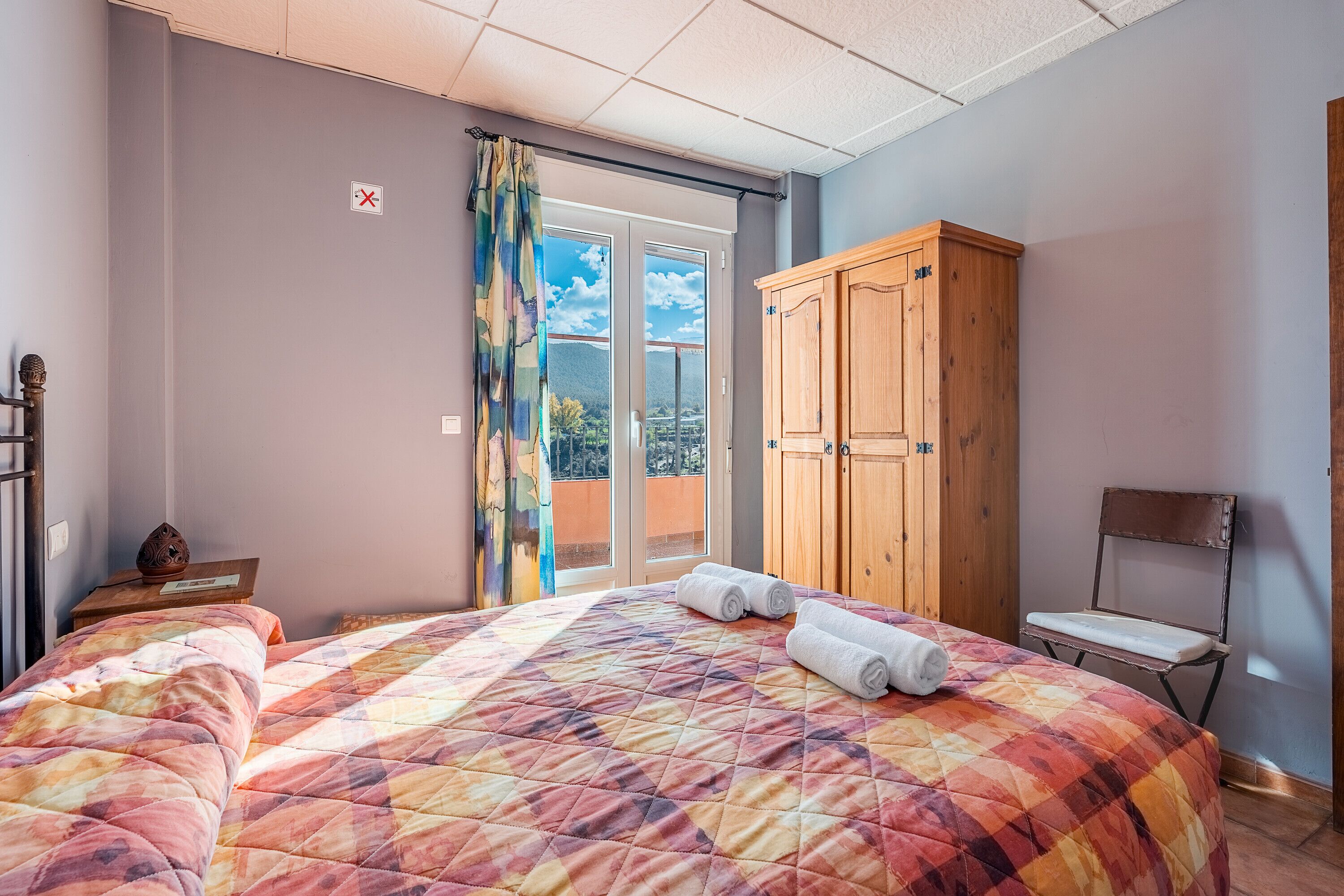 2 slaapkamers, een strijkplank/strijkijzer, gratis wifi, beddengoed