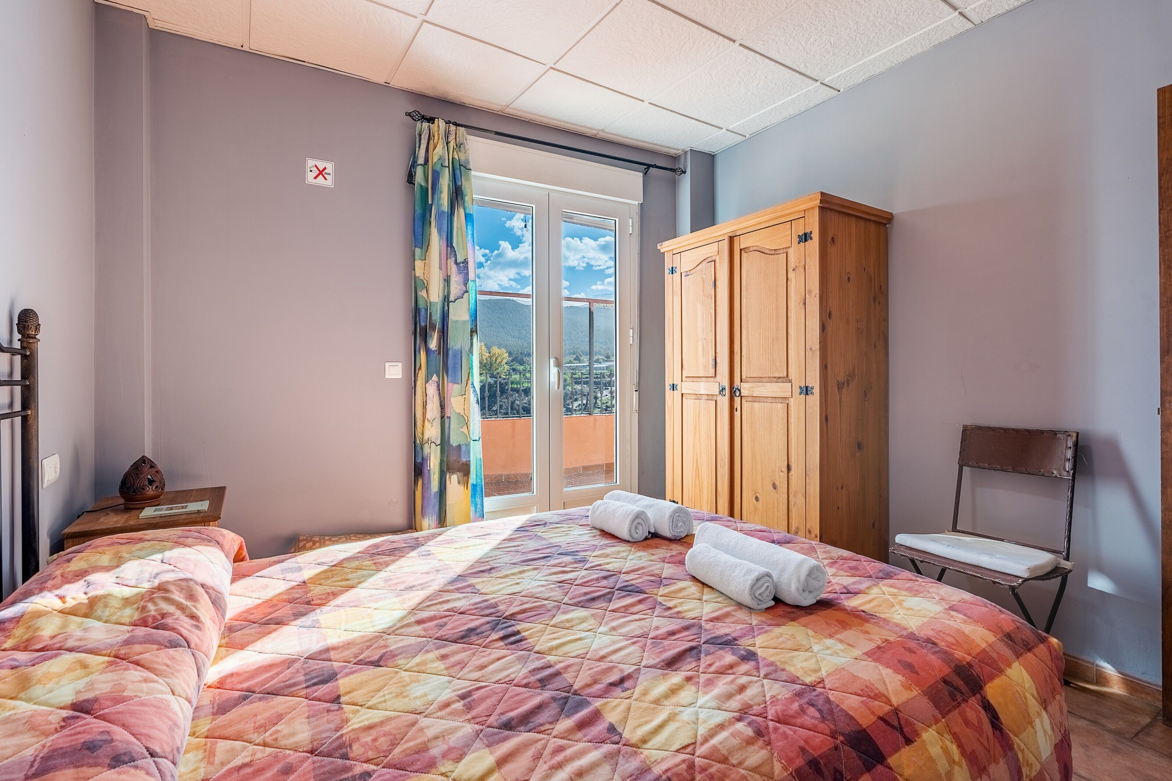 2 habitaciones, tabla de planchar con plancha y wifi gratis 