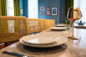 Dining - Outlaw Oasis – Tranquil 2 BDR (Nashville)