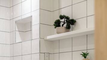 Appartamento | Bagno | Asciugacapelli, asciugamani, sapone, shampoo