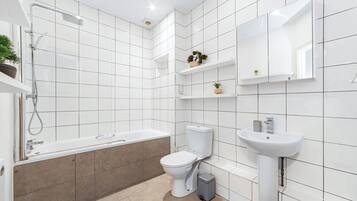 Apartment | Bathroom