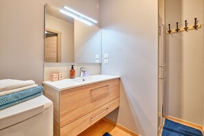 Ducha y secador de pelo